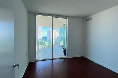 Condominio en venta en Sunny Isles Beach, Florida, 3 dormitorios, 134.43 m2 № 1161912 - foto 2