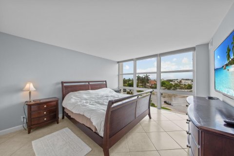 Condo in Fort Lauderdale, Florida, 2 bedrooms  № 1161814 - photo 17