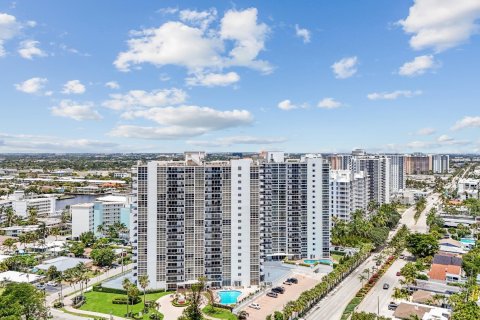 Condo in Fort Lauderdale, Florida, 2 bedrooms  № 1161814 - photo 27