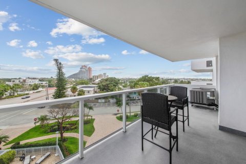 Condominio en venta en Fort Lauderdale, Florida, 2 dormitorios, 111.48 m2 № 1161814 - foto 11