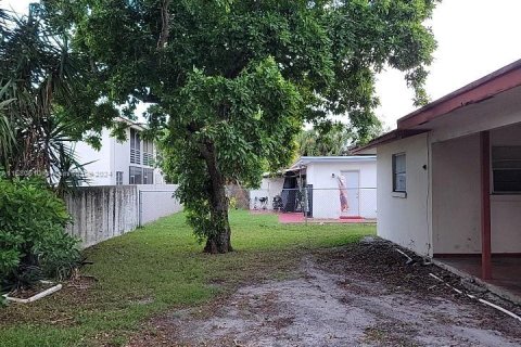 Propiedad comercial en venta en Coral Springs, Florida, 220.09 m2 № 1410623 - foto 3