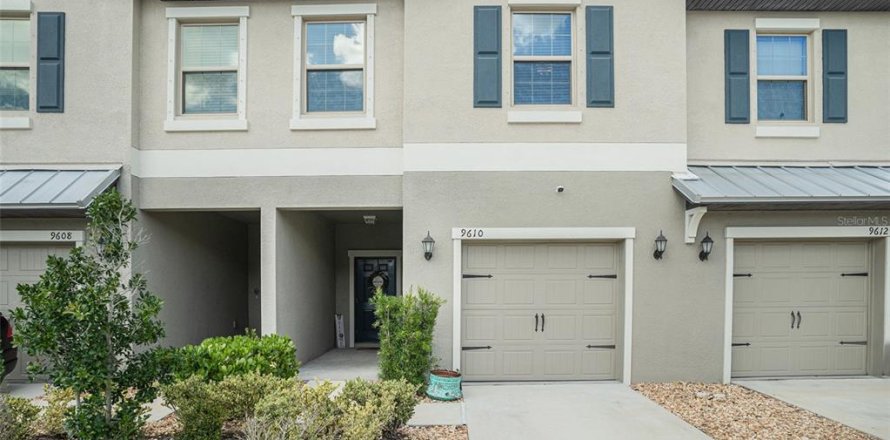 Townhouse in Sun City Center, Florida 3 bedrooms, 158.03 sq.m. № 1388487