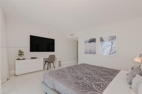 Condominio en venta en Hallandale Beach, Florida, 3 dormitorios, 161.37 m2 № 1220794 - foto 14