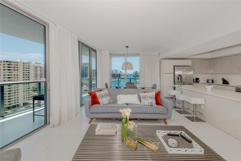 Condominio en venta en Hallandale Beach, Florida, 3 dormitorios, 161.37 m2 № 1220794 - foto 2
