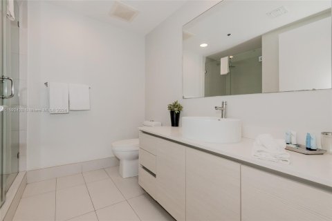 Condominio en venta en Hallandale Beach, Florida, 3 dormitorios, 161.37 m2 № 1220794 - foto 25
