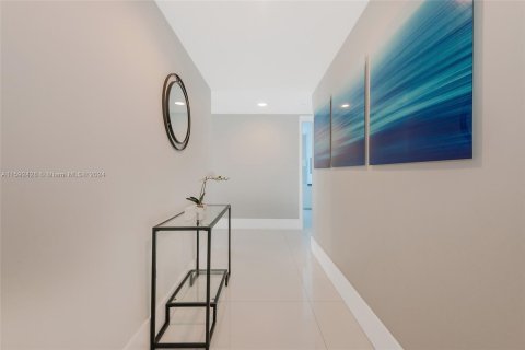 Condominio en venta en Hallandale Beach, Florida, 3 dormitorios, 161.37 m2 № 1220794 - foto 27