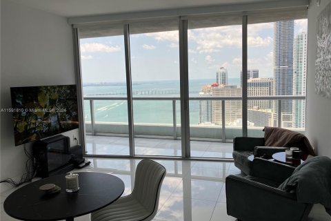 Condo in Miami, Florida, 2 bedrooms  № 1220793 - photo 1