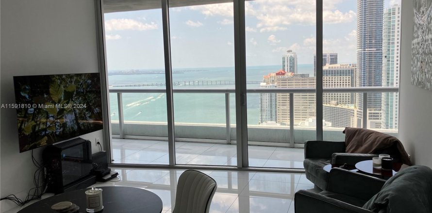 Condominio en Miami, Florida, 2 dormitorios  № 1220793