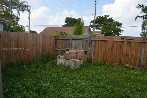 House in Pompano Beach, Florida 3 bedrooms, 80.17 sq.m. № 781468 - photo 27