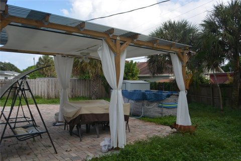 House in Pompano Beach, Florida 3 bedrooms, 80.17 sq.m. № 781468 - photo 26