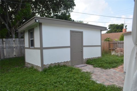 House in Pompano Beach, Florida 3 bedrooms, 80.17 sq.m. № 781468 - photo 28