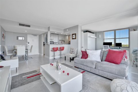 Condominio en venta en Pompano Beach, Florida, 2 dormitorios, 84.63 m2 № 1281599 - foto 7