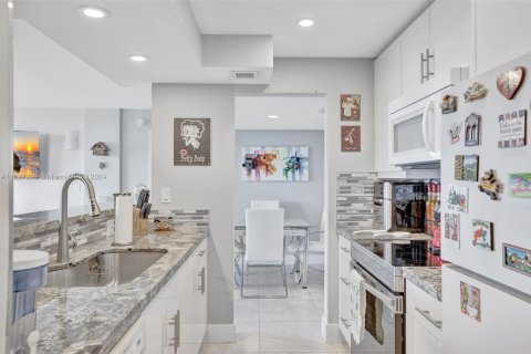 Copropriété à vendre à Pompano Beach, Floride: 2 chambres, 84.63 m2 № 1281599 - photo 24