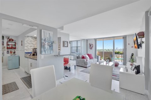 Copropriété à vendre à Pompano Beach, Floride: 2 chambres, 84.63 m2 № 1281599 - photo 4