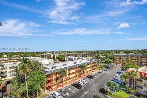 Condo in Pompano Beach, Florida, 2 bedrooms  № 1281599 - photo 17