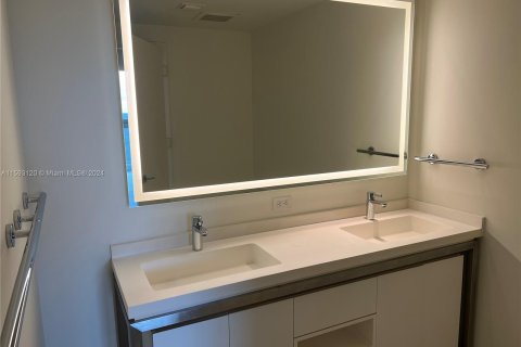 Condo in Sunrise, Florida, 2 bedrooms  № 1184598 - photo 16