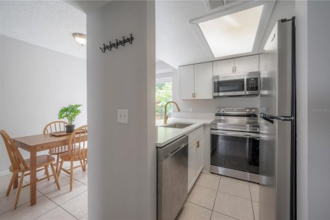 Touwnhouse à vendre à Tampa, Floride: 2 chambres, 86.96 m2 № 1323867 - photo 5