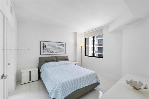 Condo in Coral Gables, Florida, 2 bedrooms  № 1305478 - photo 18