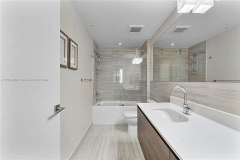 Copropriété à vendre à Coral Gables, Floride: 2 chambres, 104.52 m2 № 1305478 - photo 21