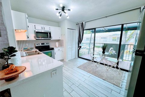 Copropriété à vendre à Orlando, Floride: 2 chambres, 92.72 m2 № 1263317 - photo 16