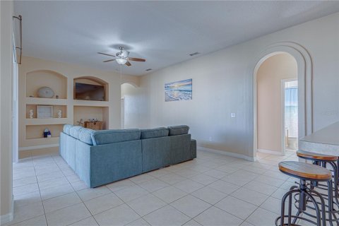 Villa ou maison à vendre à Davenport, Floride: 4 chambres, 240.43 m2 № 1326486 - photo 4