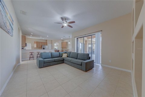 Villa ou maison à vendre à Davenport, Floride: 4 chambres, 240.43 m2 № 1326486 - photo 5