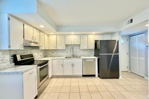 Apartamento en alquiler en Tampa, Florida, 2 dormitorios, 106.93 m2 № 1369950 - foto 11