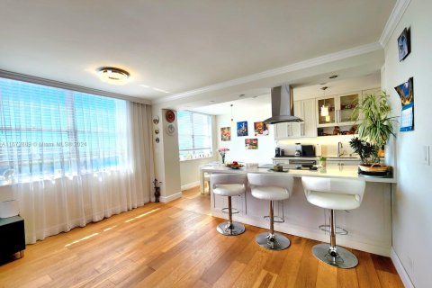 Condo in Sunny Isles Beach, Florida, 3 bedrooms  № 1395106 - photo 13