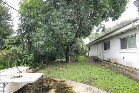 House in Miami, Florida 4 bedrooms, 236.71 sq.m. № 1395069 - photo 2