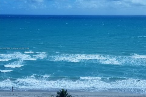 Condo in Hollywood, Florida, 2 bedrooms  № 1395107 - photo 5