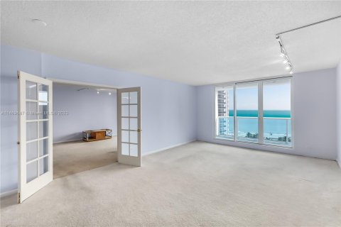 Condo in Miami Beach, Florida, 2 bedrooms  № 782020 - photo 4