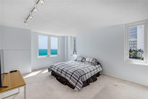 Condo in Miami Beach, Florida, 2 bedrooms  № 782020 - photo 3