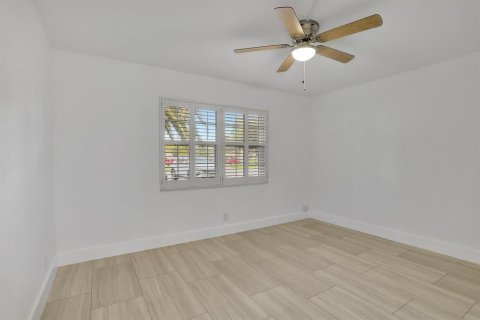 Condo in Coconut Creek, Florida, 2 bedrooms  № 1159988 - photo 12