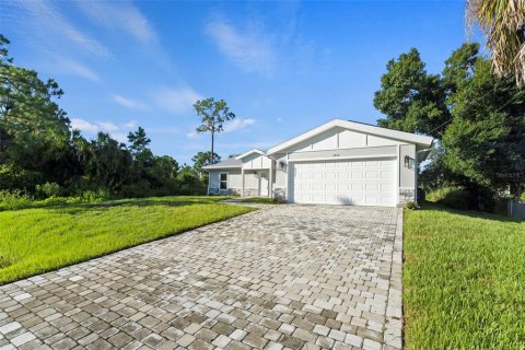 Villa ou maison à vendre à North Port, Floride: 3 chambres, 150.5 m2 № 1346196 - photo 1