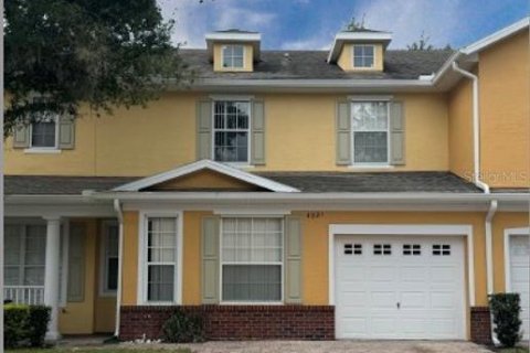 Townhouse in Saint Cloud, Florida 3 bedrooms, 157.56 sq.m. № 1347576 - photo 1