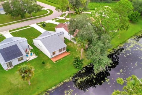 Villa ou maison à vendre à Port Charlotte, Floride: 2 chambres, 87.79 m2 № 1349008 - photo 2