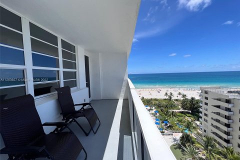 Condominio en alquiler en Miami Beach, Florida, 1 dormitorio, 51.1 m2 № 69862 - foto 1