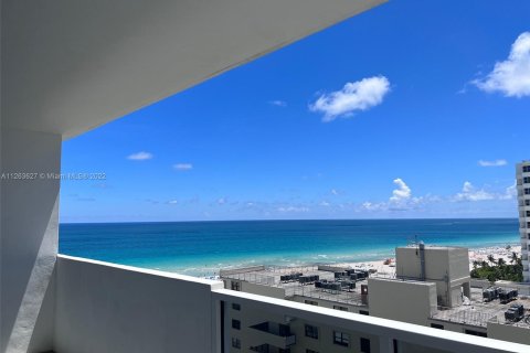 Condo in Miami Beach, Florida, 1 bedroom  № 69862 - photo 19