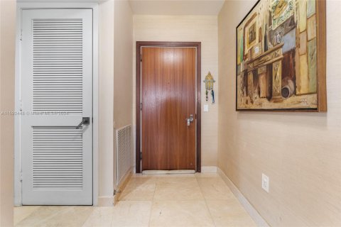 Condo in Miami Beach, Florida, 2 bedrooms  № 1184515 - photo 21