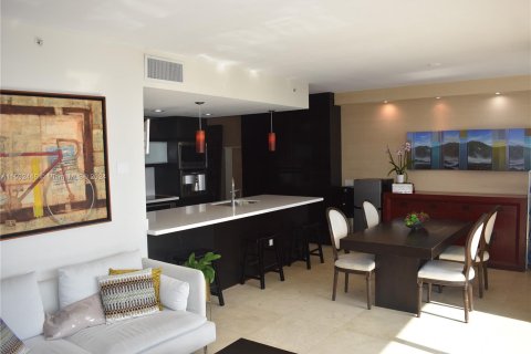 Condo in Miami Beach, Florida, 2 bedrooms  № 1184515 - photo 4