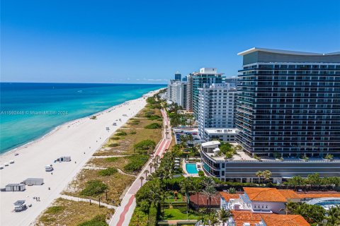 Condo in Miami Beach, Florida, 2 bedrooms  № 1184515 - photo 29