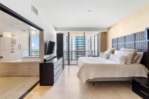 Condo in Miami Beach, Florida, 2 bedrooms  № 1184515 - photo 13