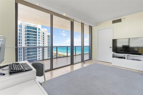 Condo in Miami Beach, Florida, 2 bedrooms  № 1184515 - photo 18