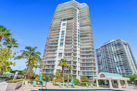 Condo in Sunny Isles Beach, Florida, 3 bedrooms  № 1185989 - photo 10