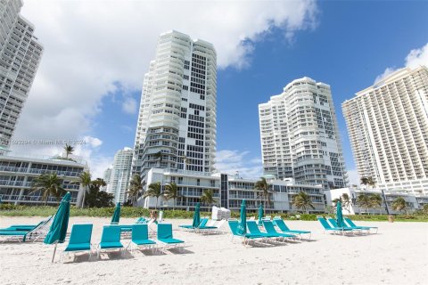 Condo in Sunny Isles Beach, Florida, 3 bedrooms  № 1185989 - photo 5