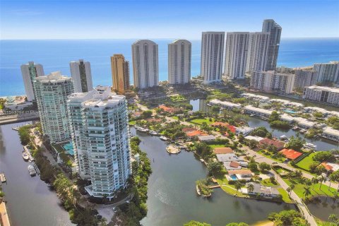 Condo in Sunny Isles Beach, Florida, 3 bedrooms  № 1185989 - photo 6