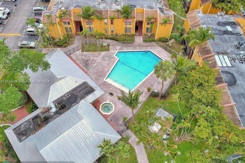 Copropriété à vendre à Tamarac, Floride: 2 chambres, 78.04 m2 № 1295100 - photo 10