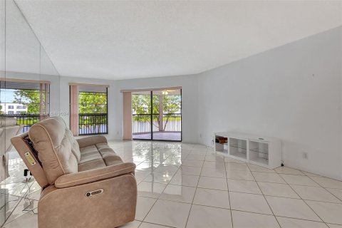 Condominio en venta en Tamarac, Florida, 2 dormitorios, 139.35 m2 № 1291165 - foto 21