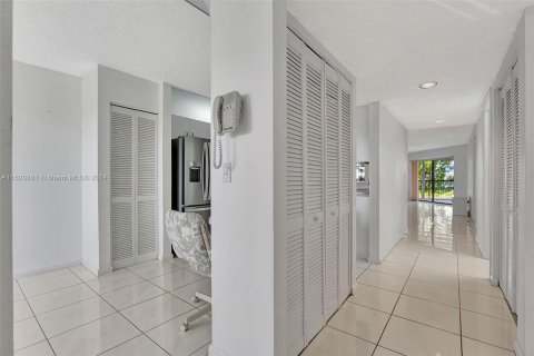 Copropriété à vendre à Tamarac, Floride: 2 chambres, 139.35 m2 № 1291165 - photo 10