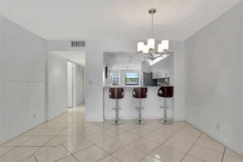 Condominio en venta en Tamarac, Florida, 2 dormitorios, 139.35 m2 № 1291165 - foto 19